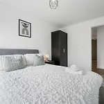 Harboview Haven Waterfront Apartment
