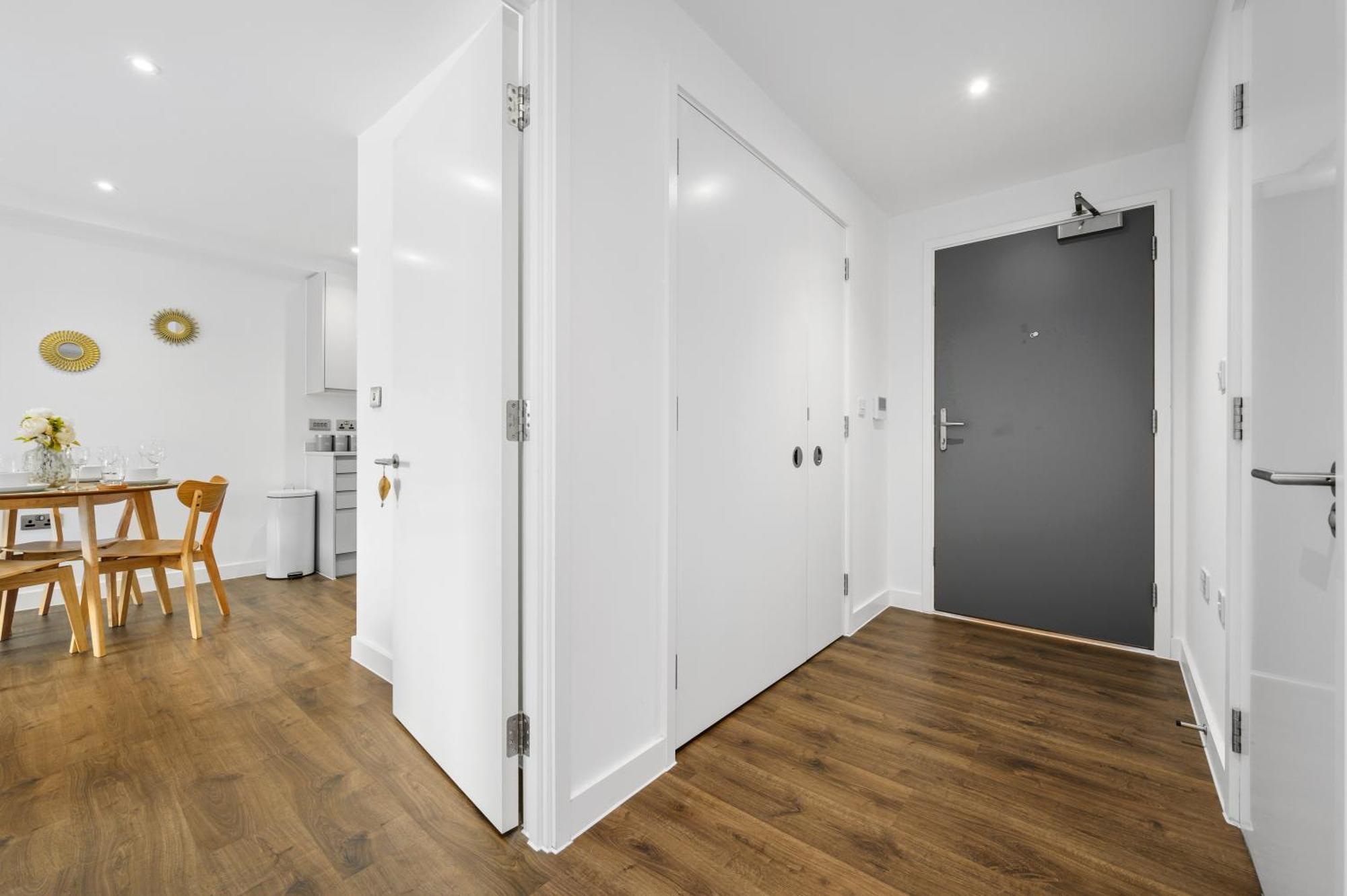 Harboview Haven Waterfront Apartment